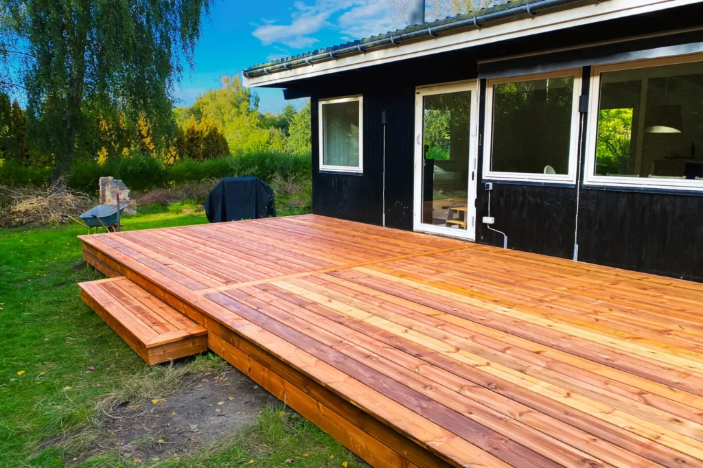 82 m² ny træterrasse ved Rågeleje